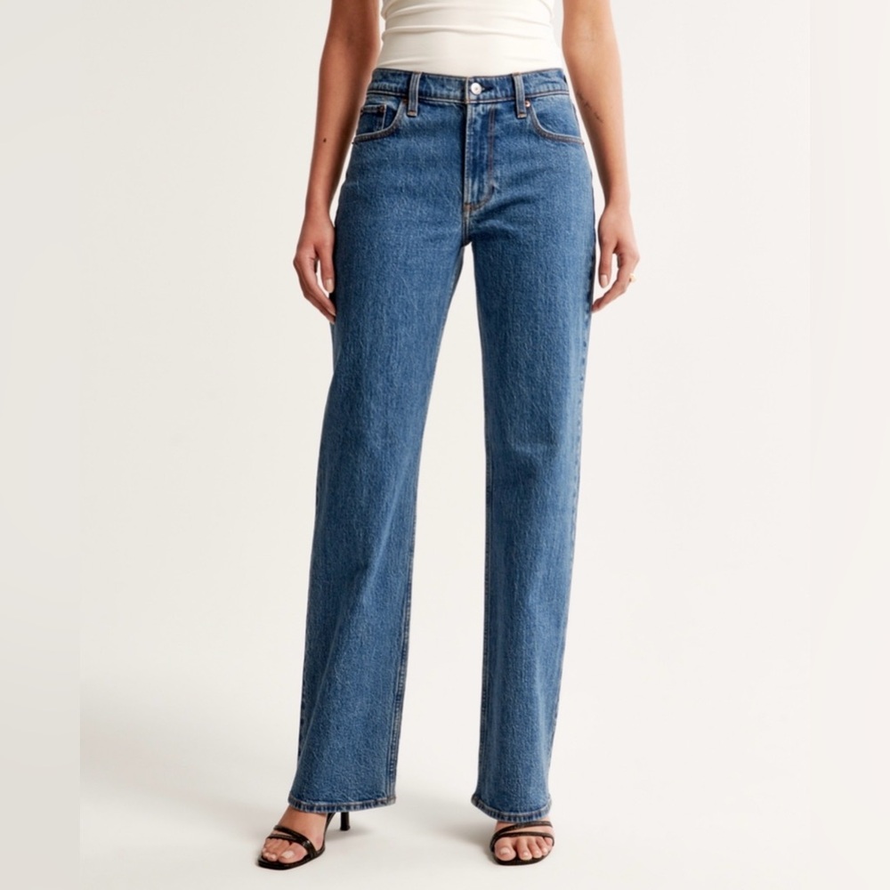 Abercrombie & Fitch Women’s Curve Love Low Rise Baggy Jeans Size 30/10 - Long